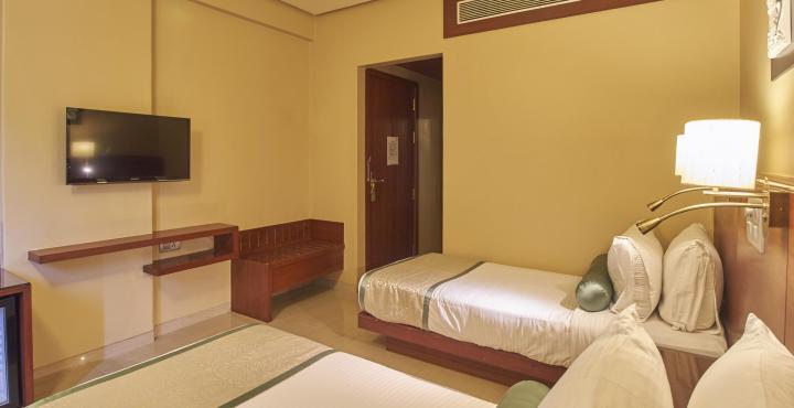 Hotel Green Olive Aurangabad  Buitenkant foto