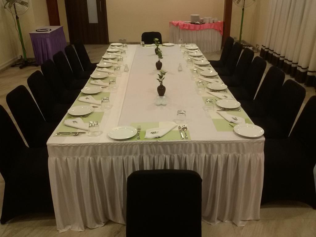 Hotel Green Olive Aurangabad  Buitenkant foto